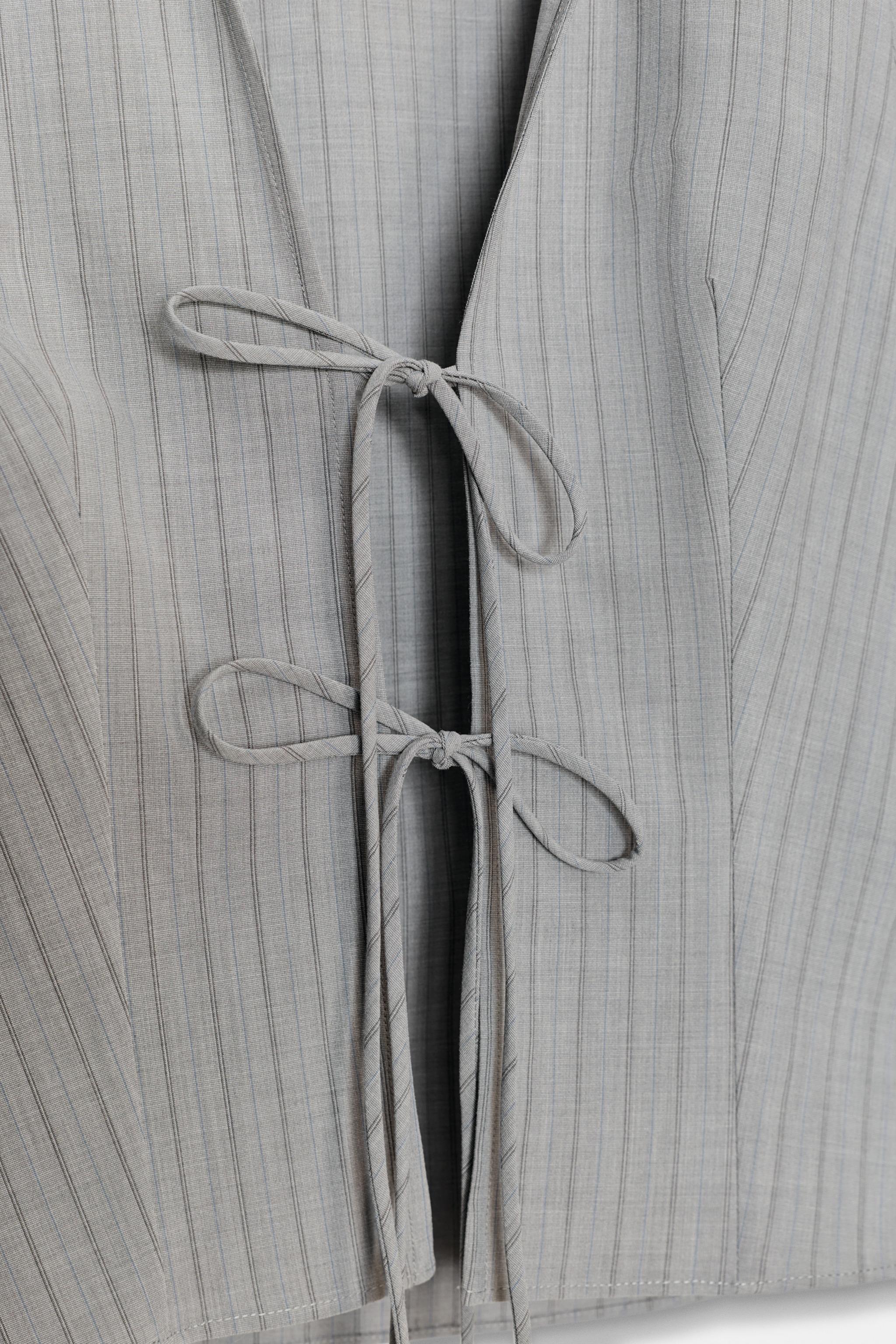 CHEMISE À RAYURES AVEC LIENS
